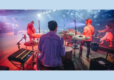 چگونه می توانیم با بودجه کم اجرای زنده خود را ضبط کنید؟