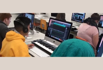 چگونه یک سیستم صوتی برای کلاس موسیقی خود انتخاب کنیم؟